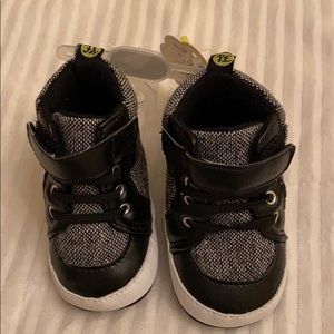 First steps baby high tops b&w tweed size 2